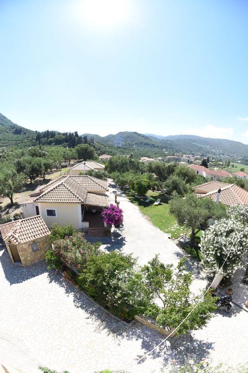 Yannis' Village Keri エクステリア 写真
