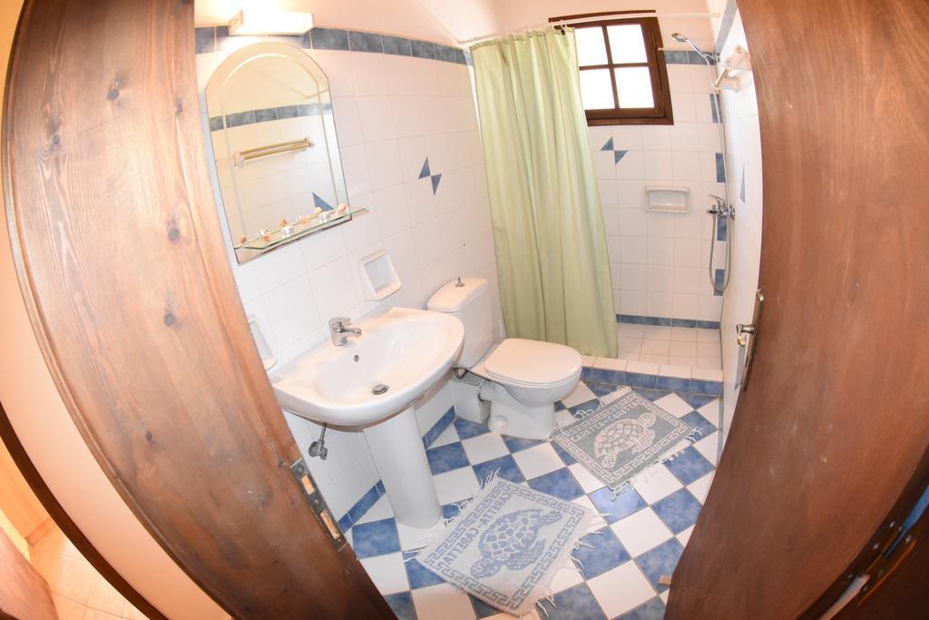 Yannis' Village Keri エクステリア 写真